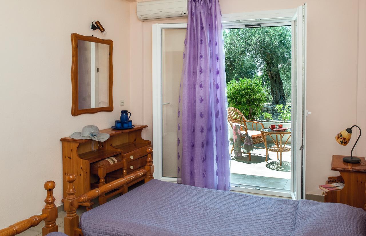 Villa Rita & Helena Калами Екстериор снимка